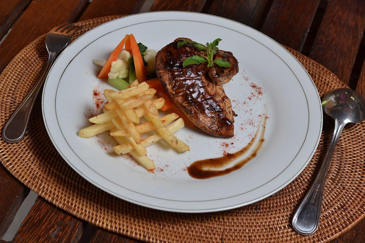 Langkisau Resort Hotel & Restaurant Padang  Esterno foto